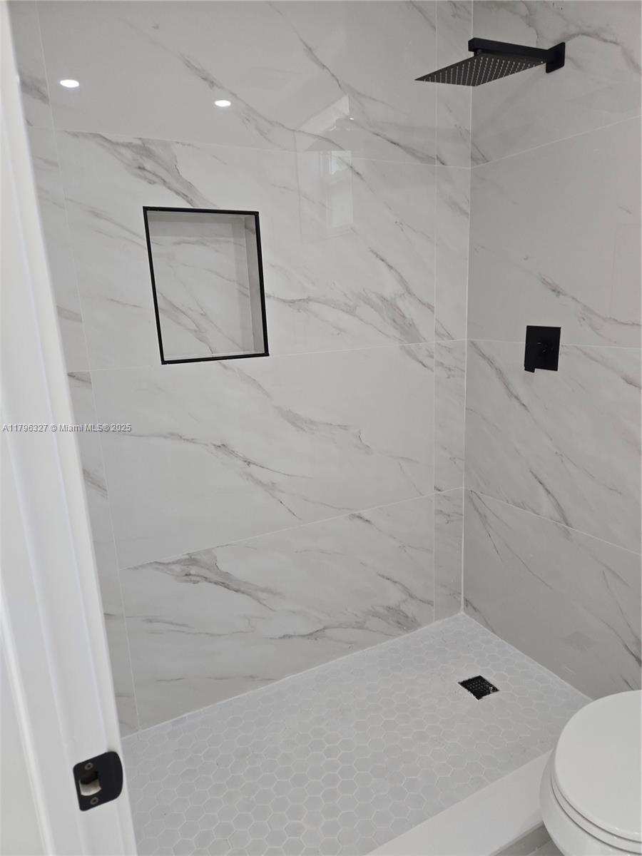 POINCIANNA MANOR SEC 4 - Residential Lease