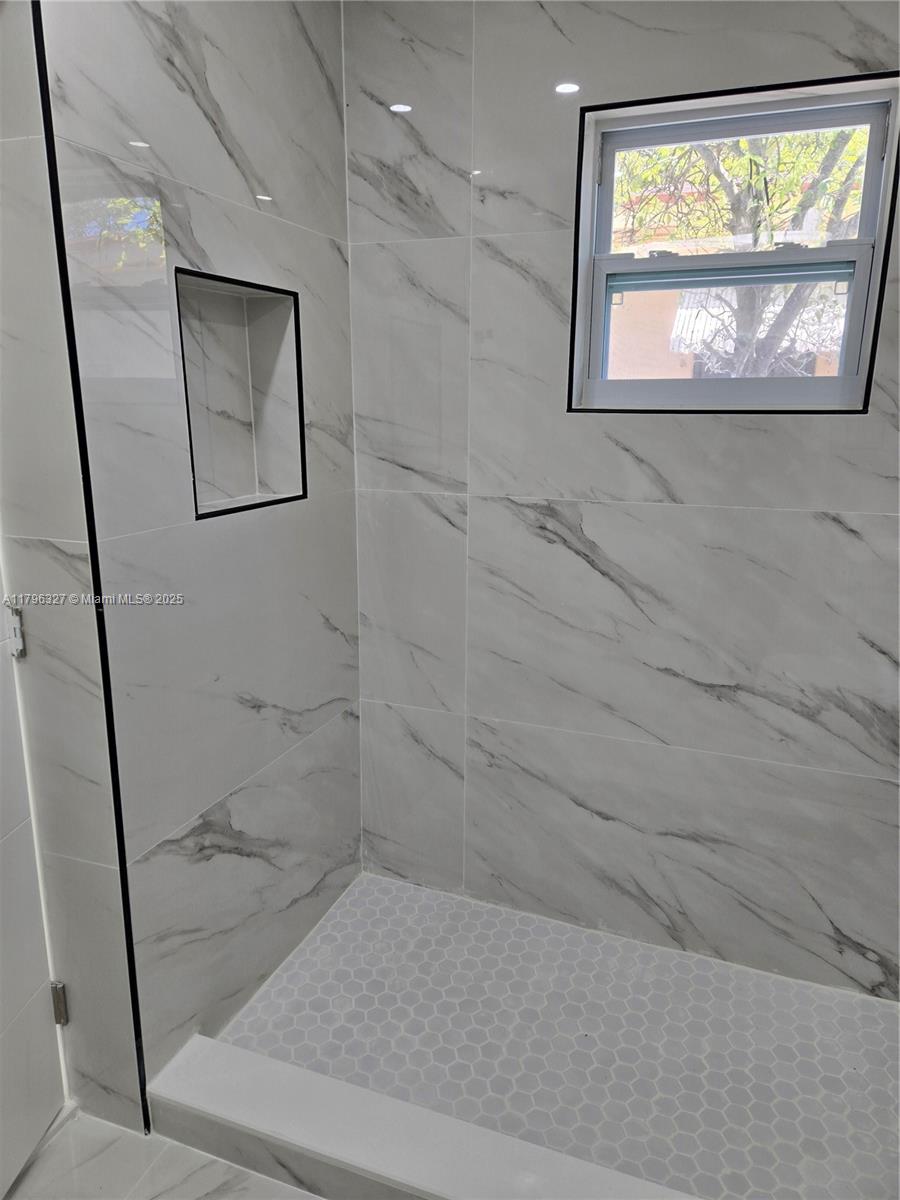 POINCIANNA MANOR SEC 4 - Residential Lease