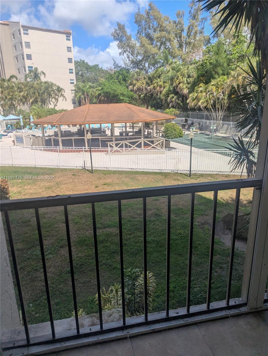 18TH HOLE AT INVERRARY CO - Residential Lease