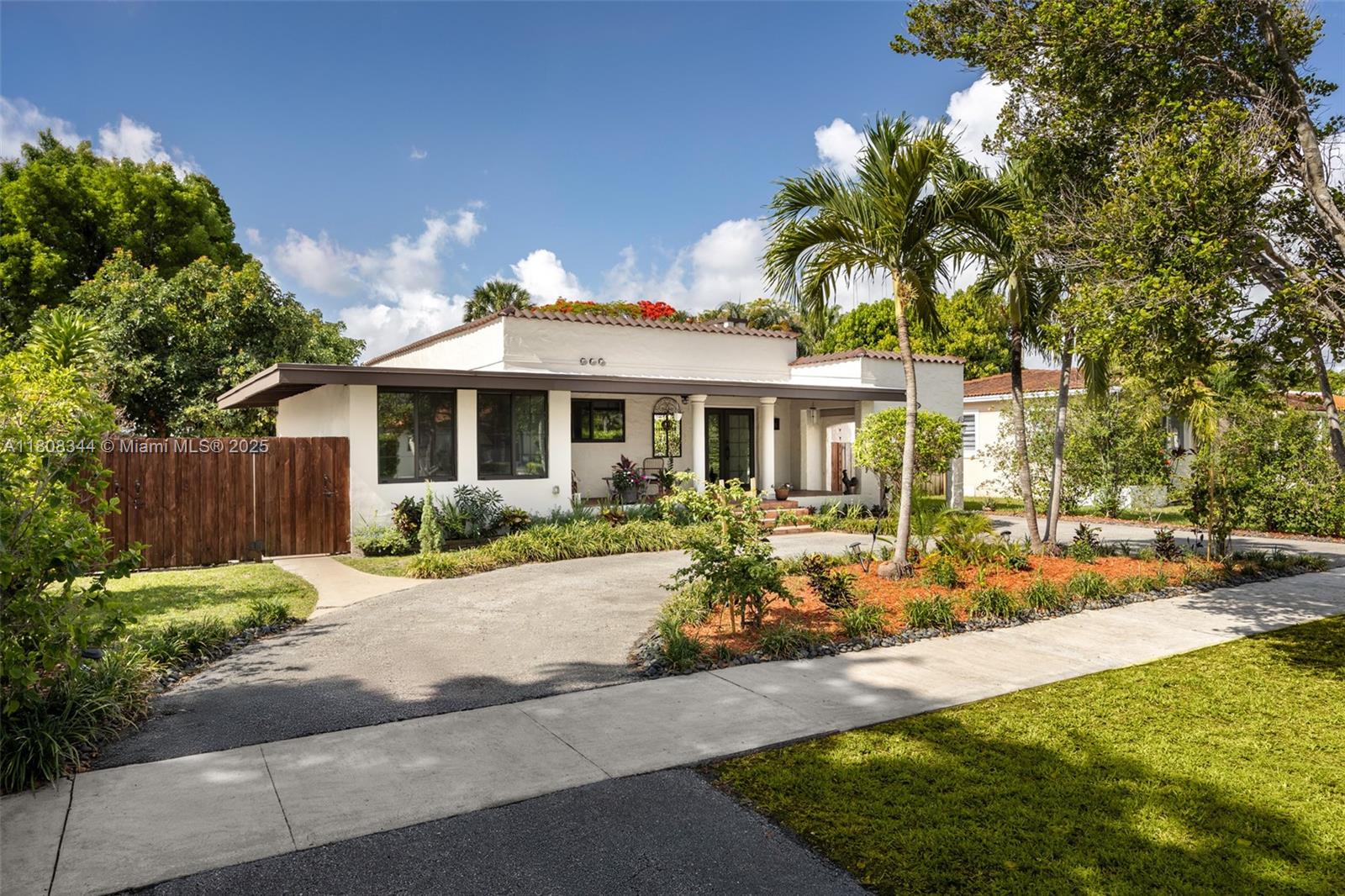 Property for Sale at 58 Glendale Dr, Miami Springs, Miami-Dade County, Florida - Bedrooms: 4 
Bathrooms: 3  - $885,000
