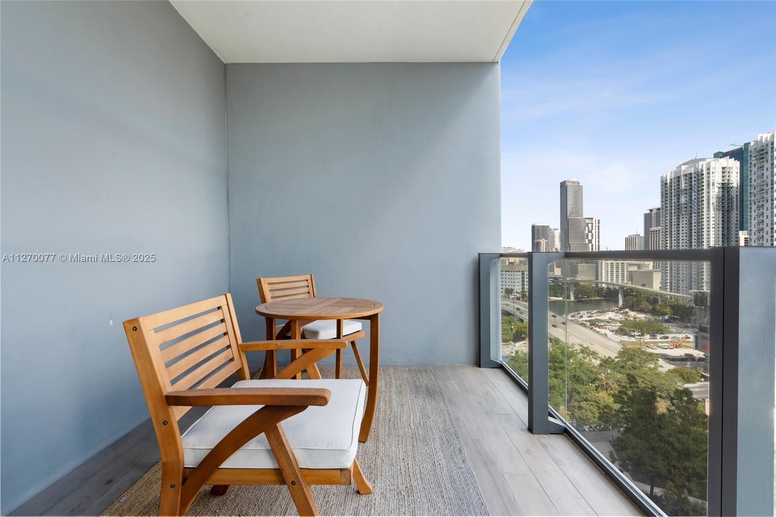RISE CONDO - Residential