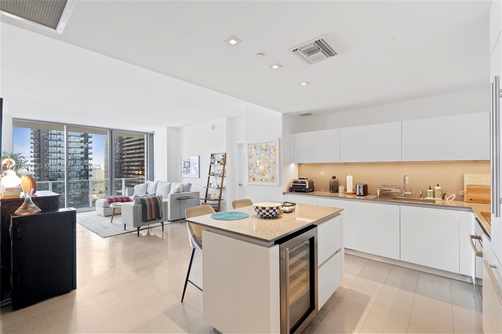 RISE CONDO - Residential