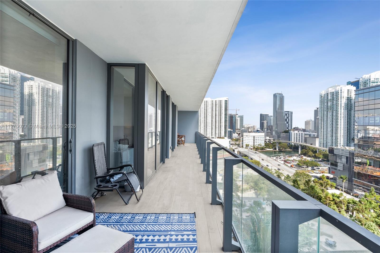 RISE CONDO - Residential