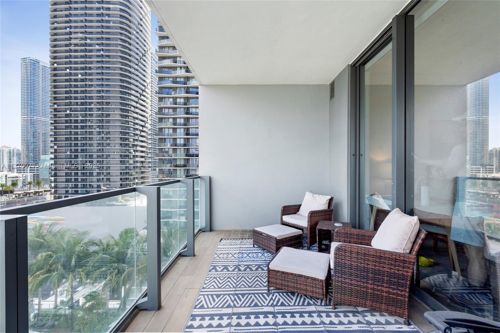 RISE CONDO - Residential