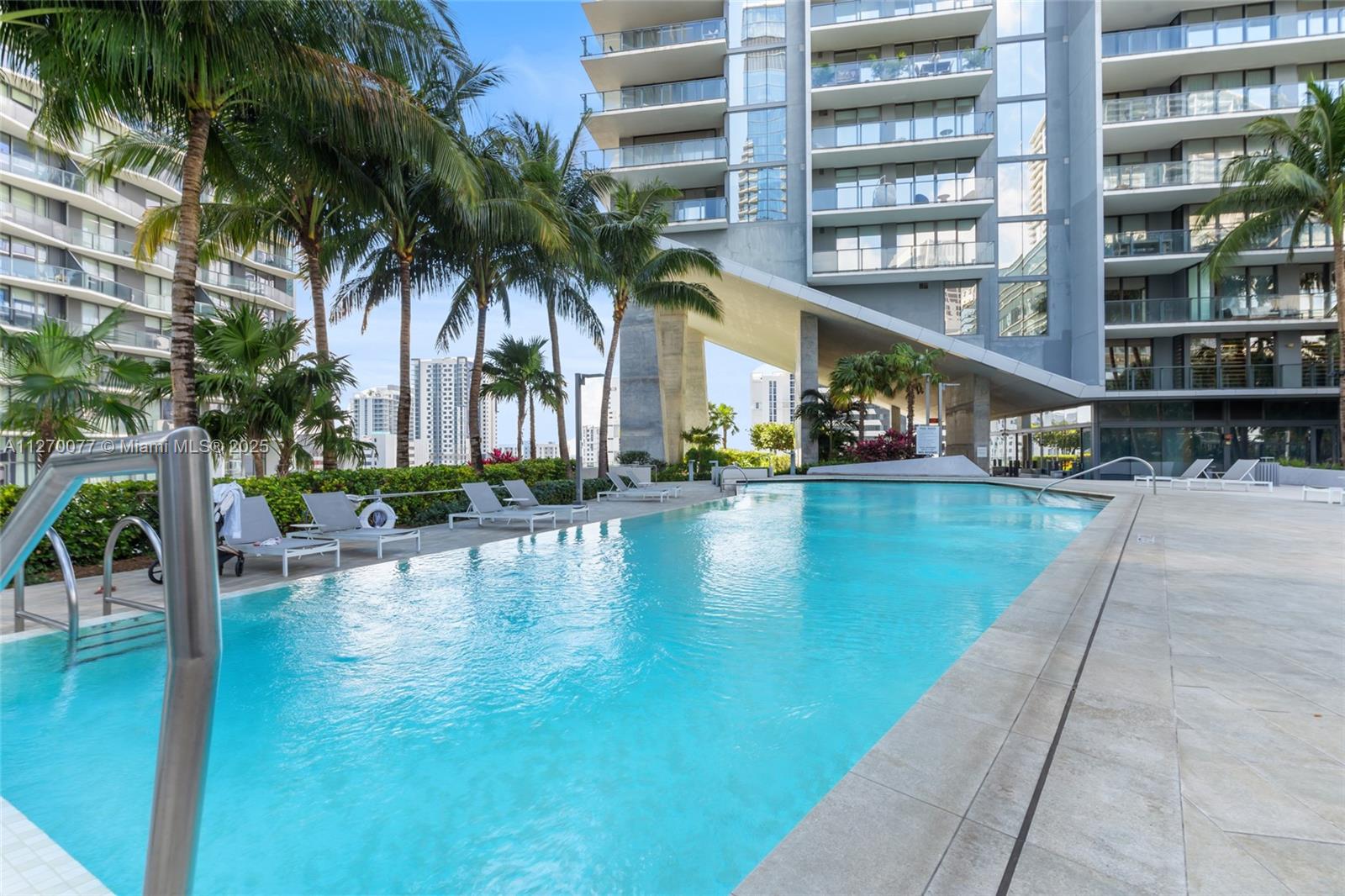 RISE CONDO - Residential