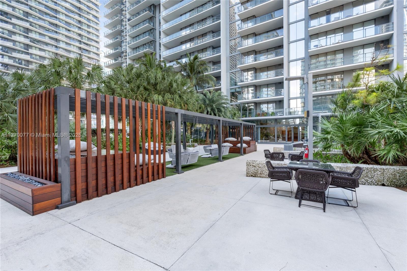 RISE CONDO - Residential