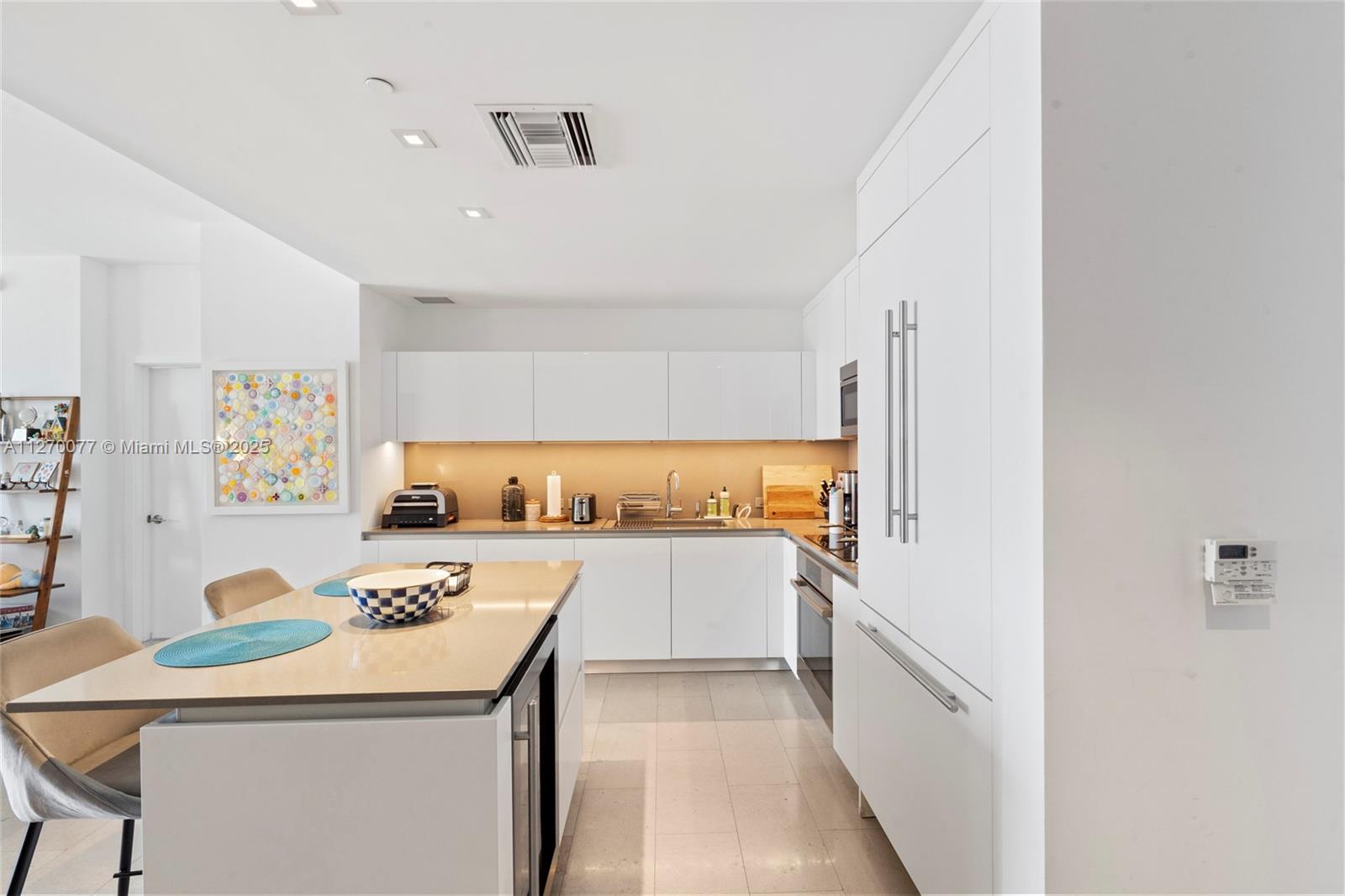 RISE CONDO - Residential