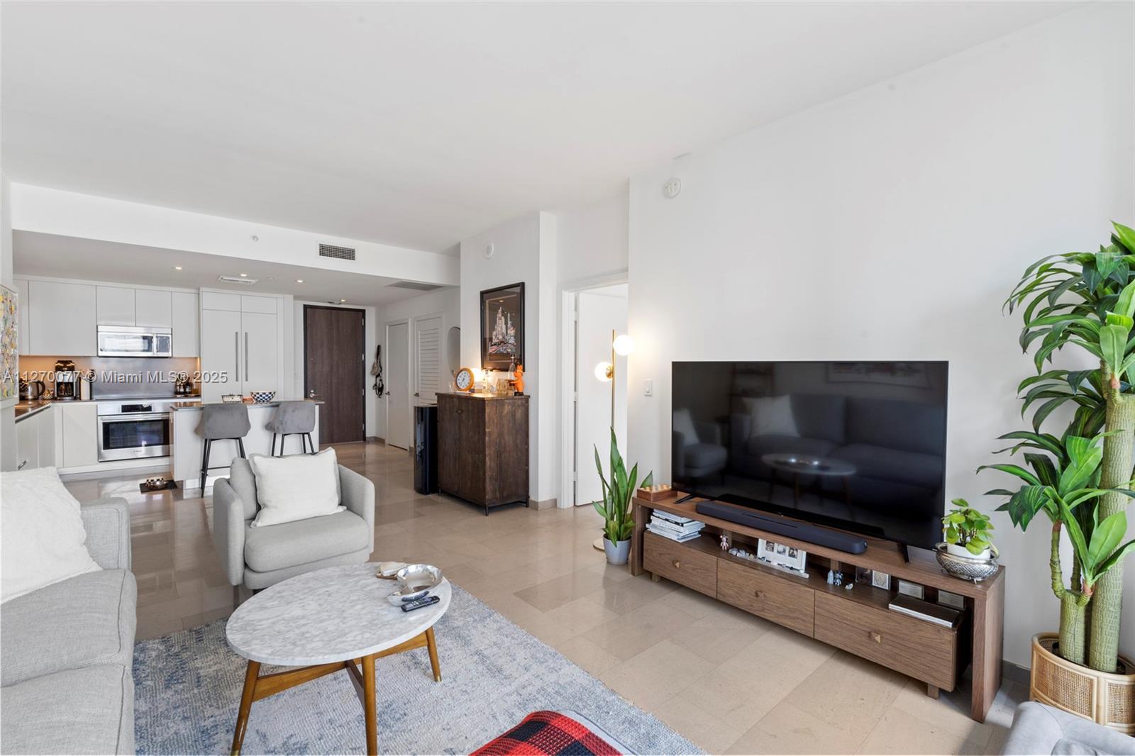 RISE CONDO - Residential