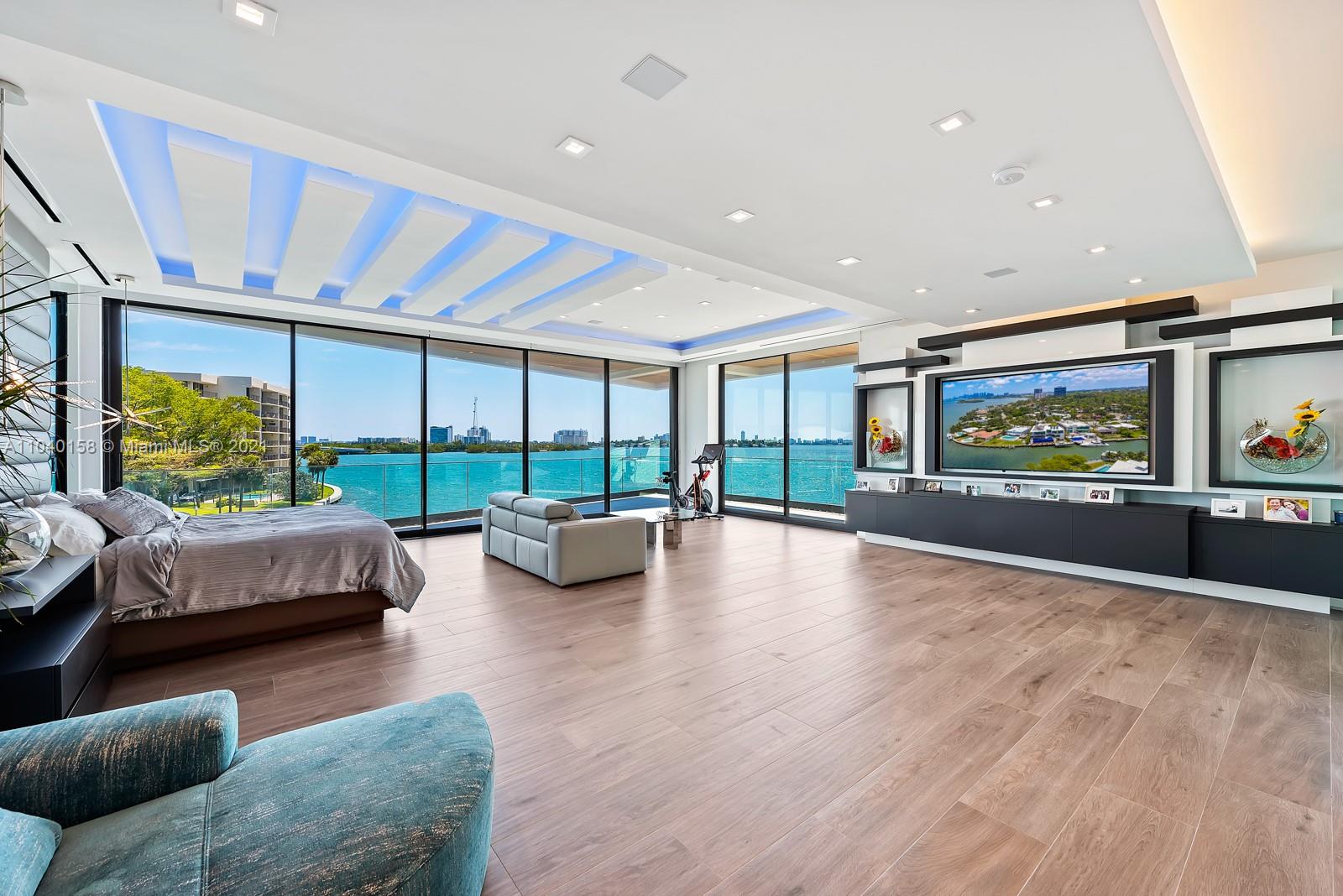 BELLE MEADE ISLAND - Residential