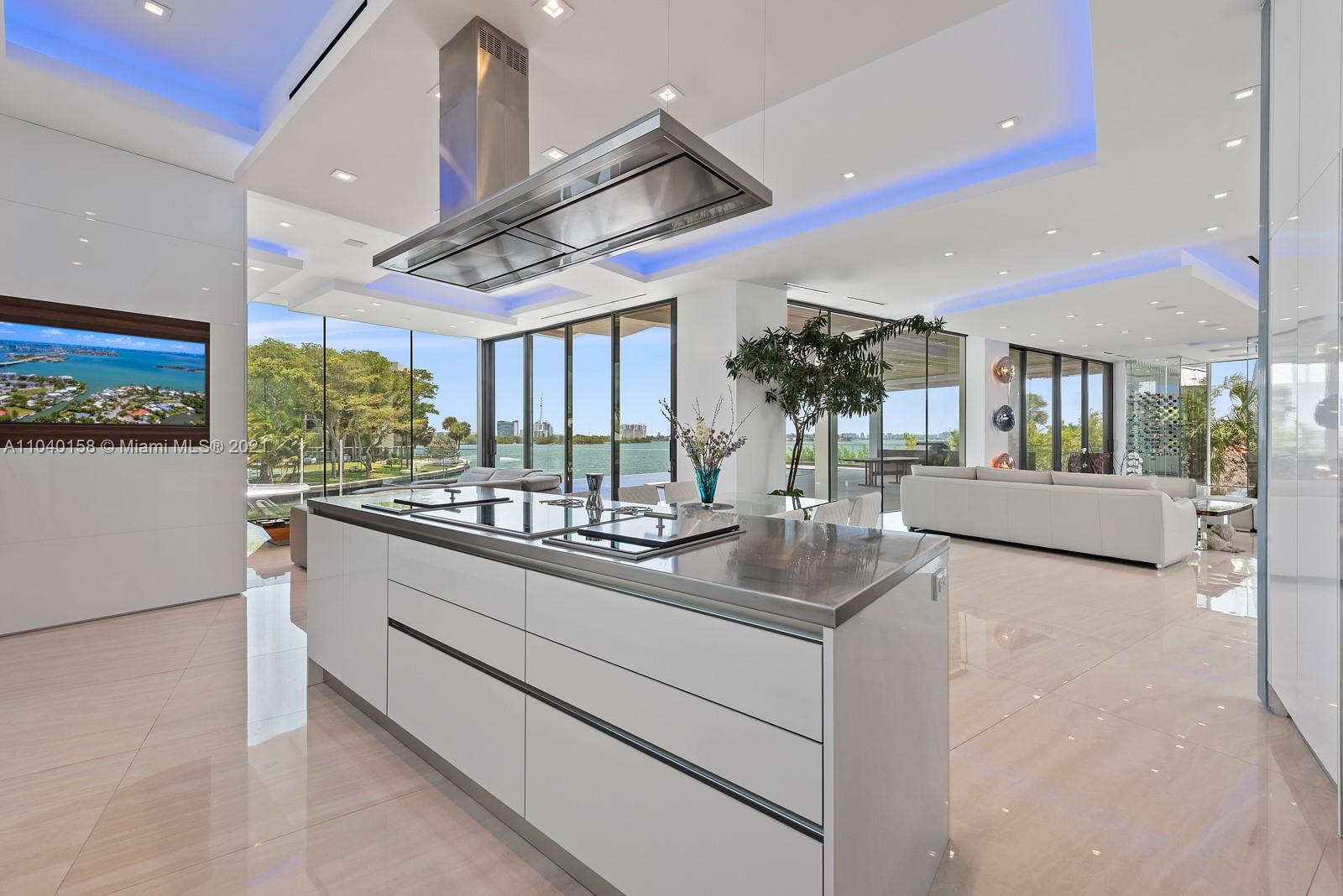 BELLE MEADE ISLAND - Residential