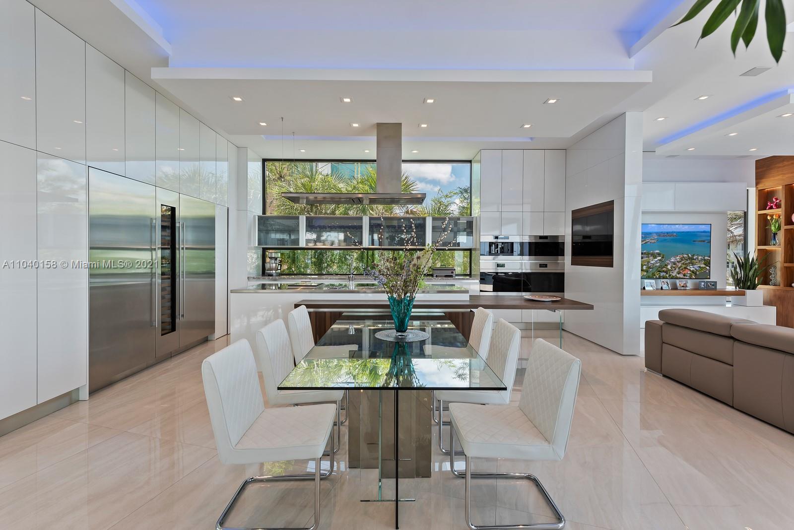 BELLE MEADE ISLAND - Residential