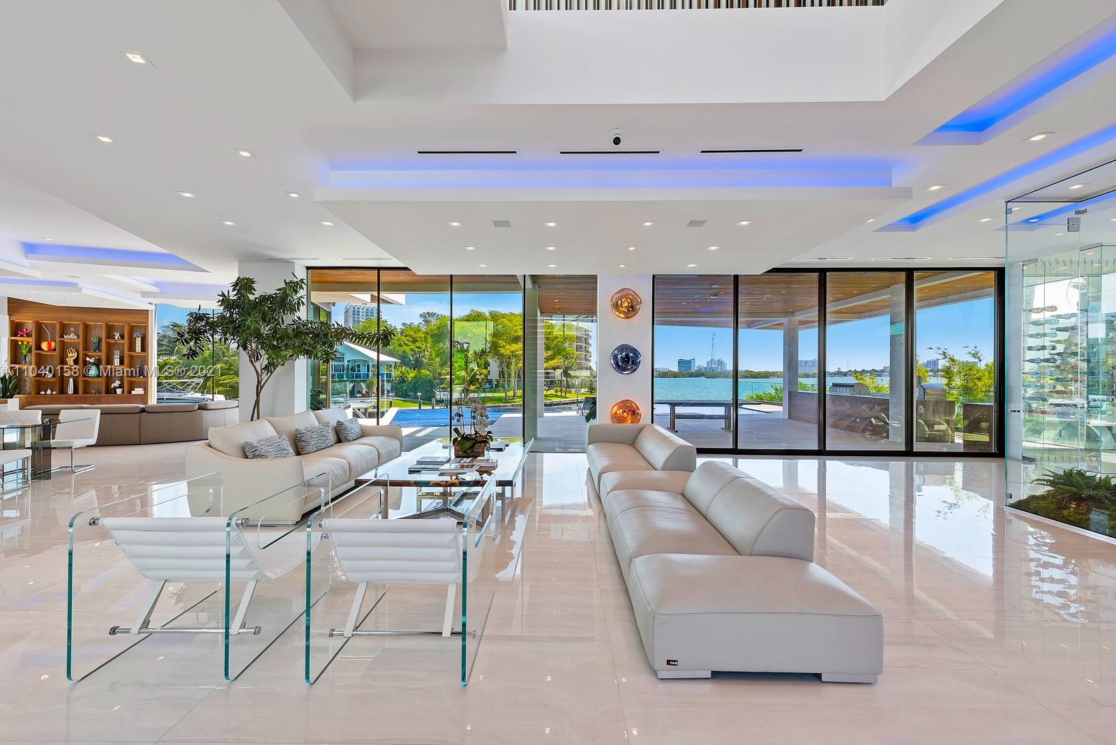 BELLE MEADE ISLAND - Residential