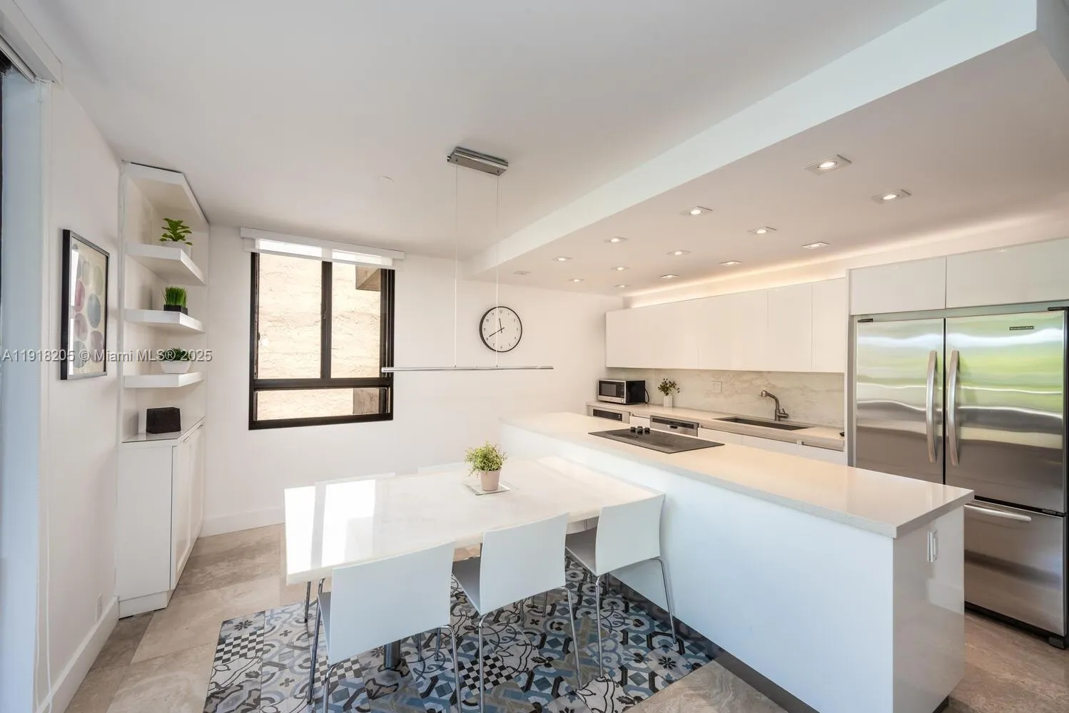 Key Biscayne, Florida 33149, United States, 2 Bedrooms Bedrooms, ,2 BathroomsBathrooms,Residential,Active,247690