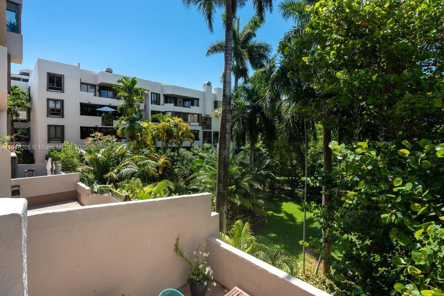 Key Biscayne, Florida 33149, United States, 2 Bedrooms Bedrooms, ,2 BathroomsBathrooms,Residential,Active,247690