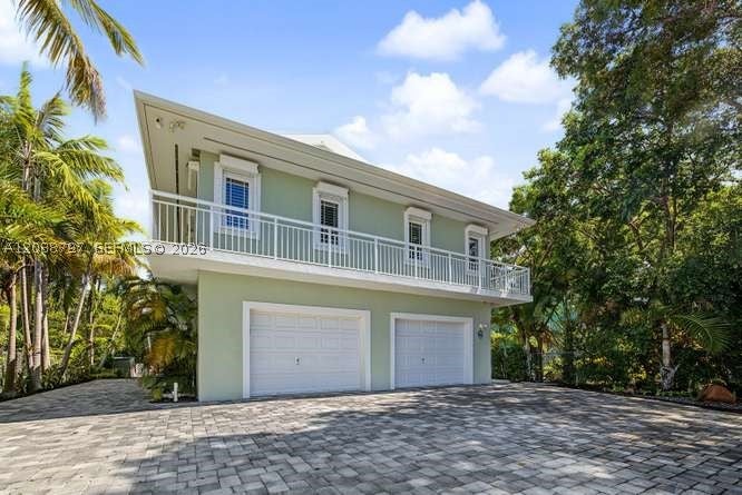 1217 Mockingbird Rd