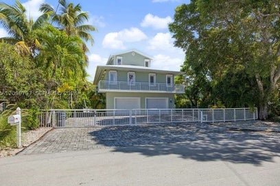 1217 Mockingbird Rd Key Largo FL 33037