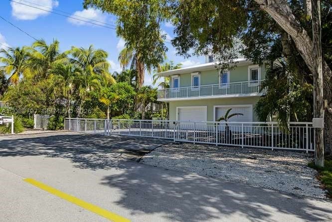 1217 Mockingbird Rd