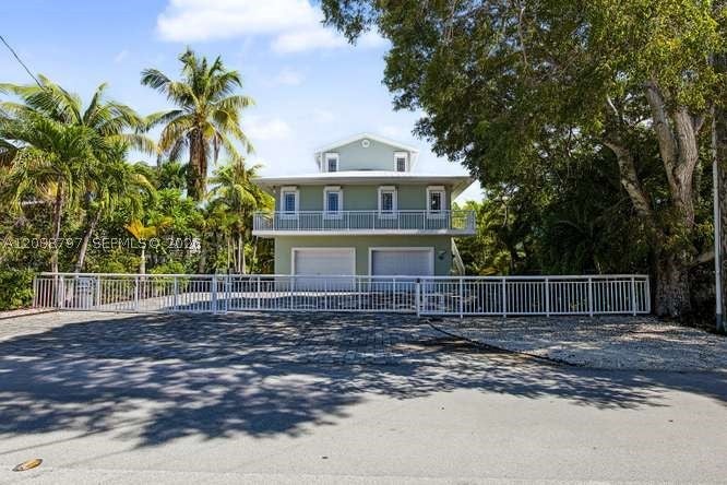 1217 Mockingbird Rd