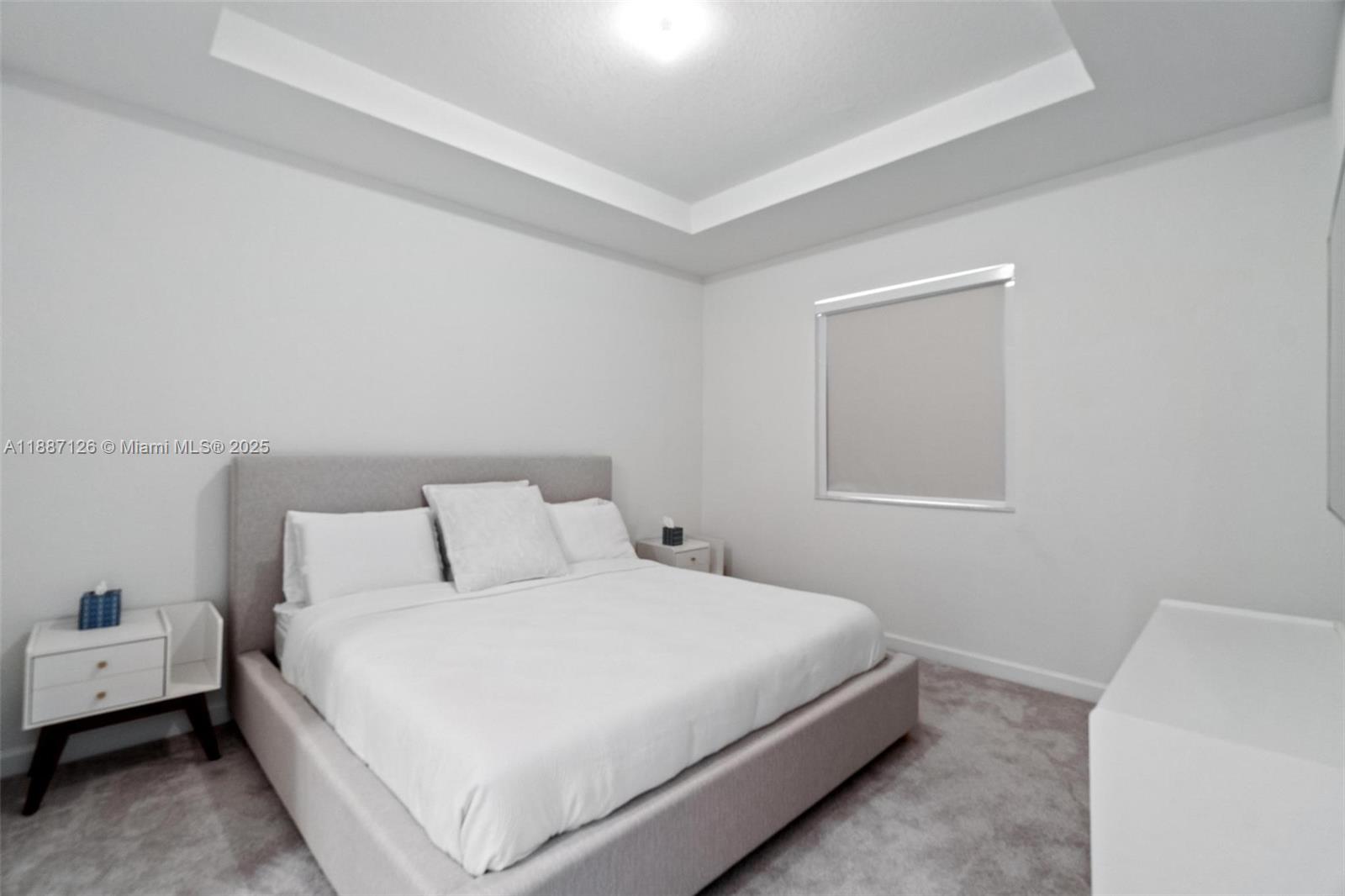 VISTA LAGO - Residential