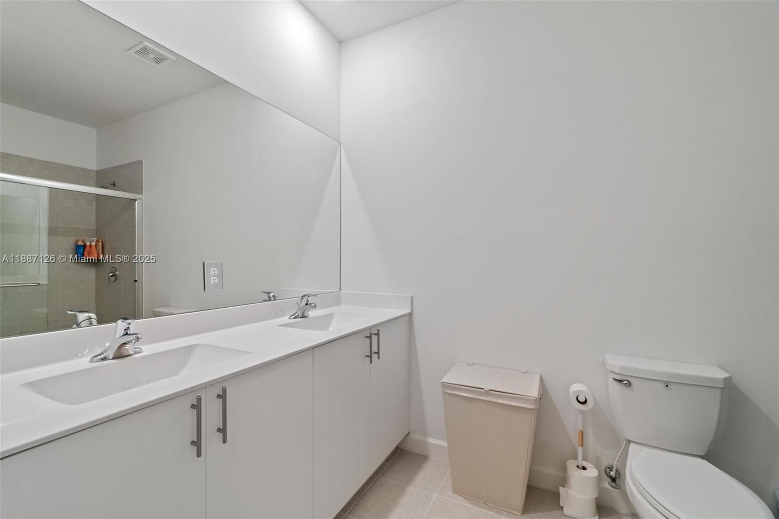 VISTA LAGO - Residential