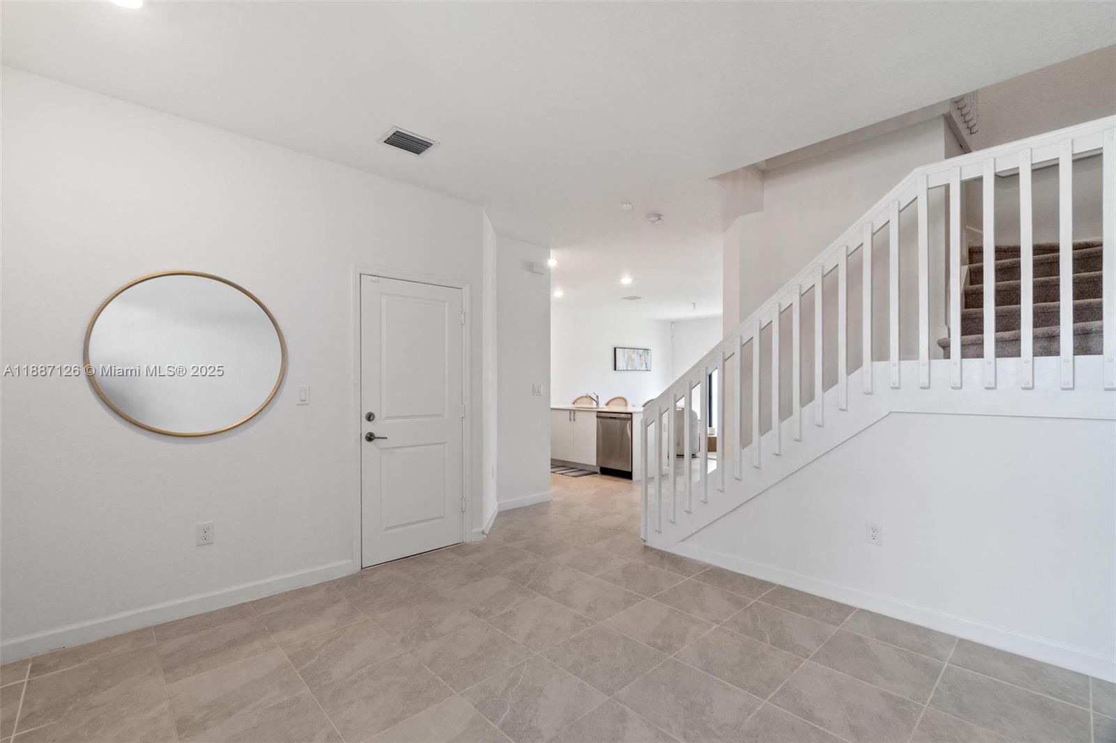 VISTA LAGO - Residential