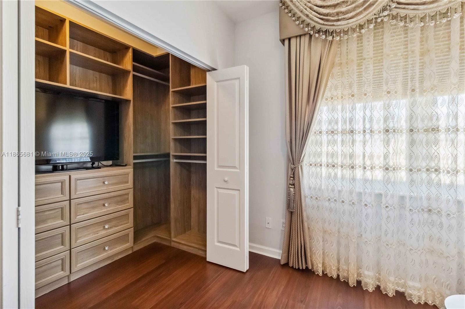 NURIVER LANDING CONDO - Residential