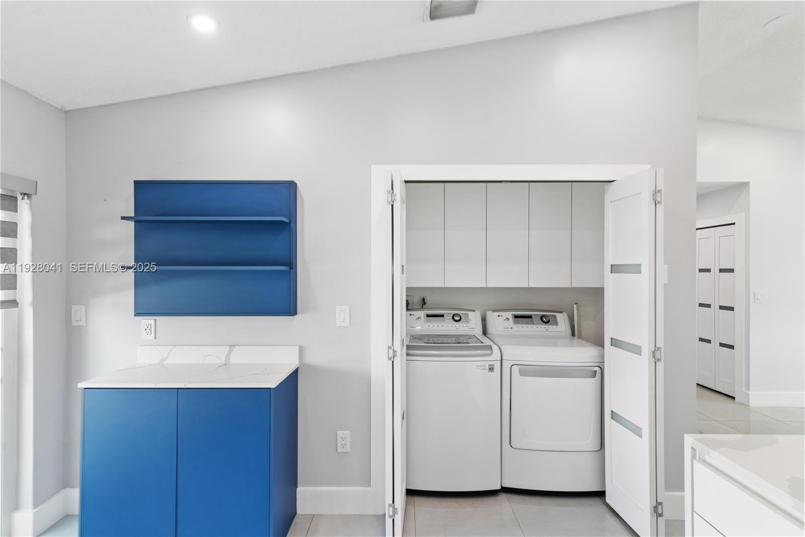 EL PRADO XIV CONDO - Residential Lease