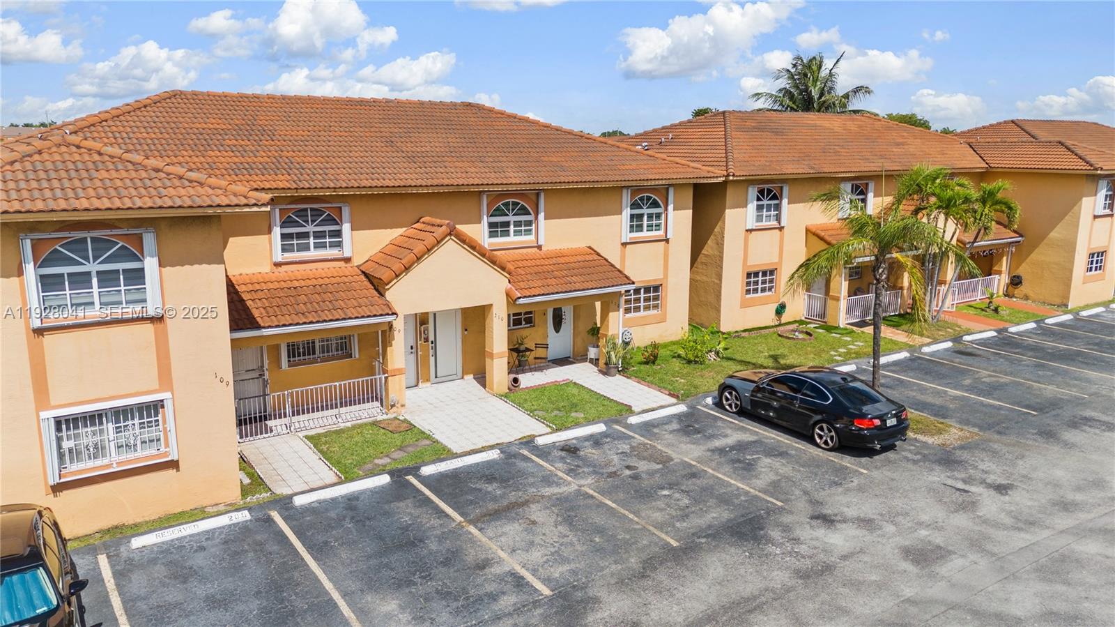 EL PRADO XIV CONDO - Residential Lease