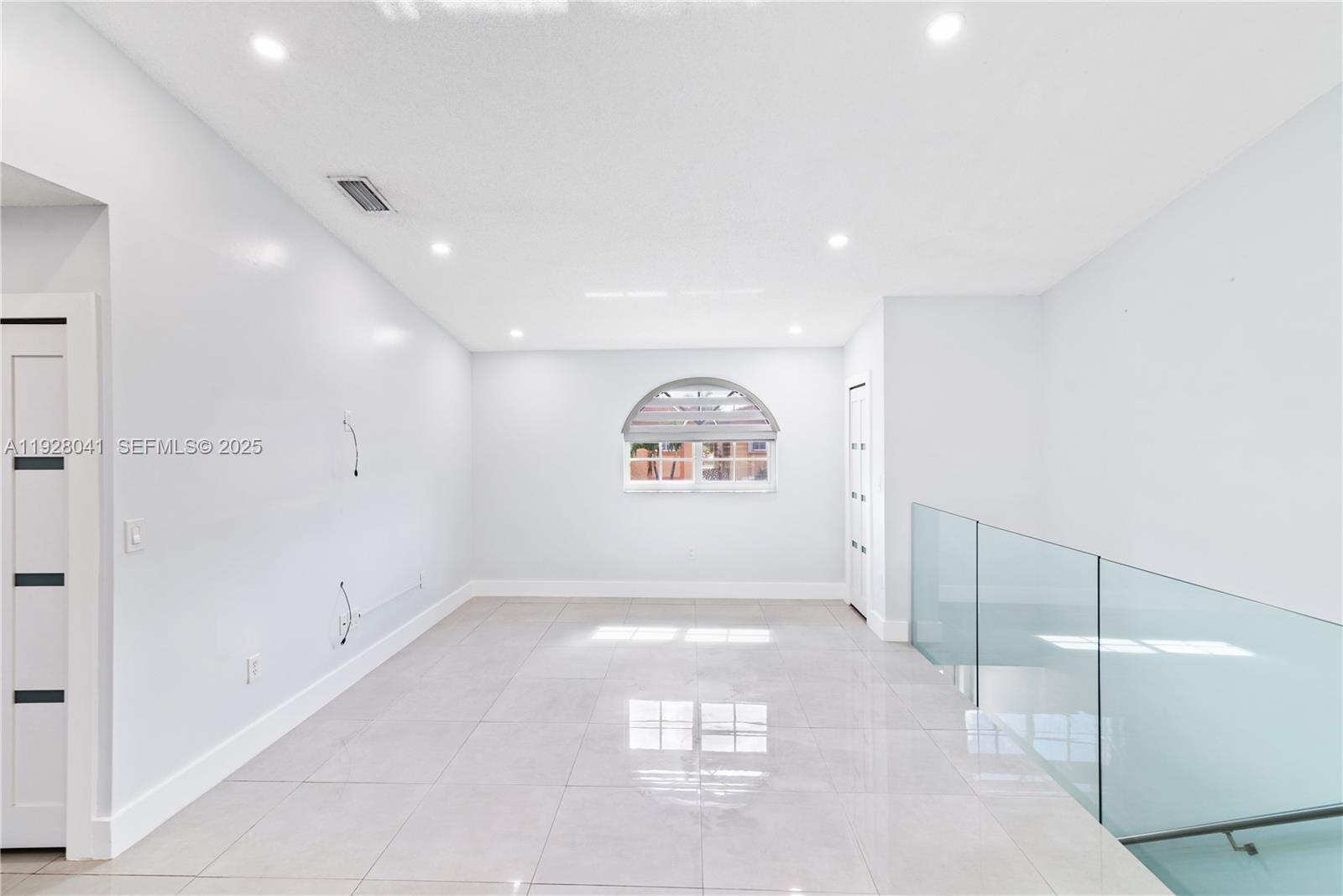 EL PRADO XIV CONDO - Residential Lease