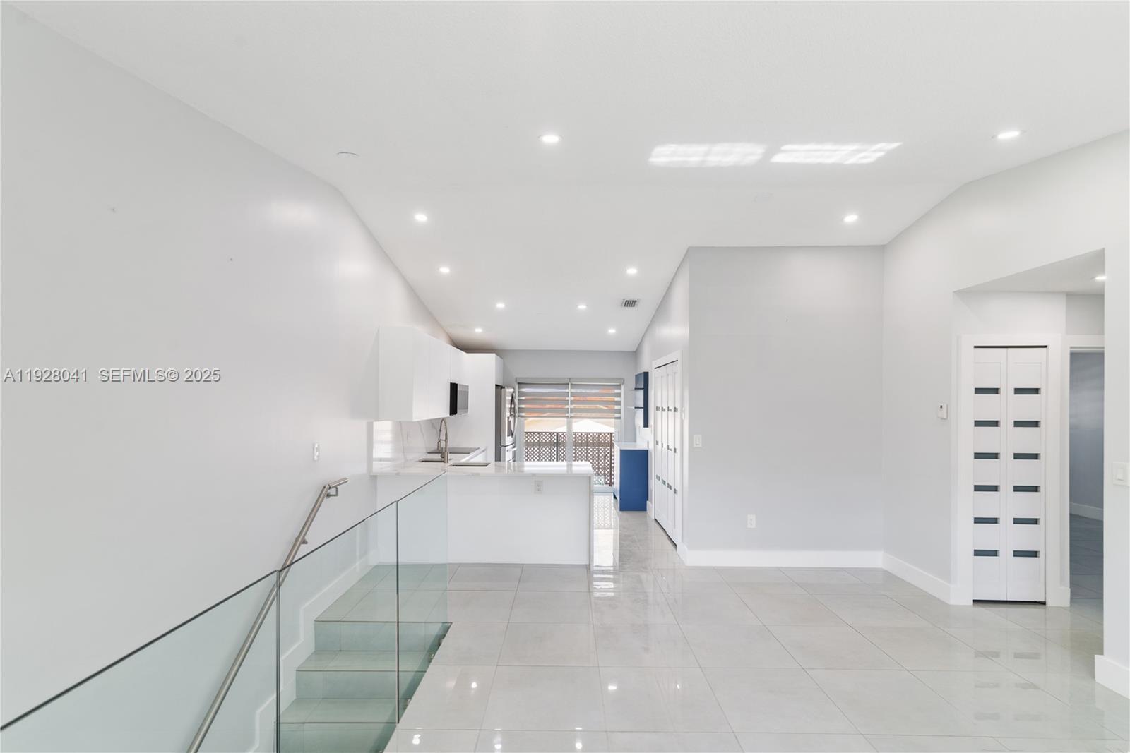 EL PRADO XIV CONDO - Residential Lease