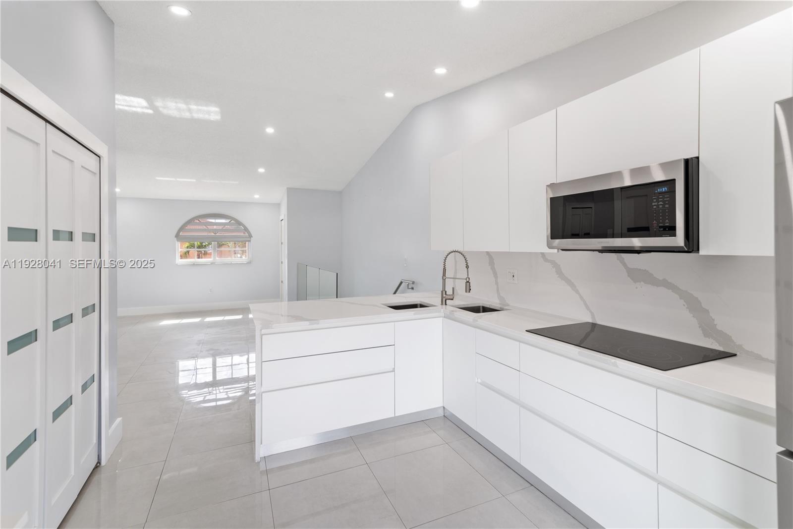 EL PRADO XIV CONDO - Residential Lease