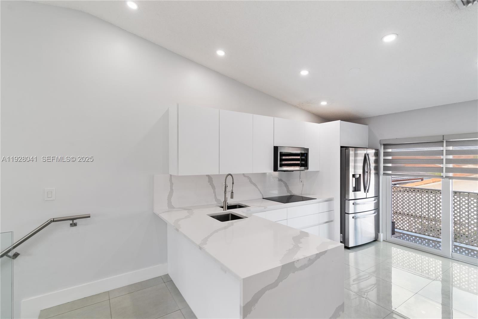 EL PRADO XIV CONDO - Residential Lease