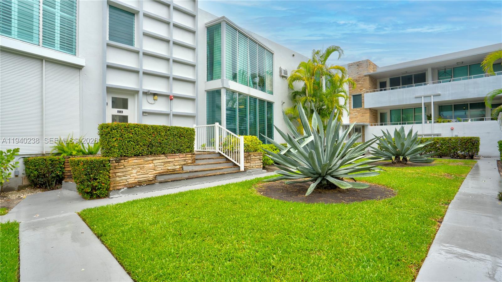 10178 Collins Ave 107