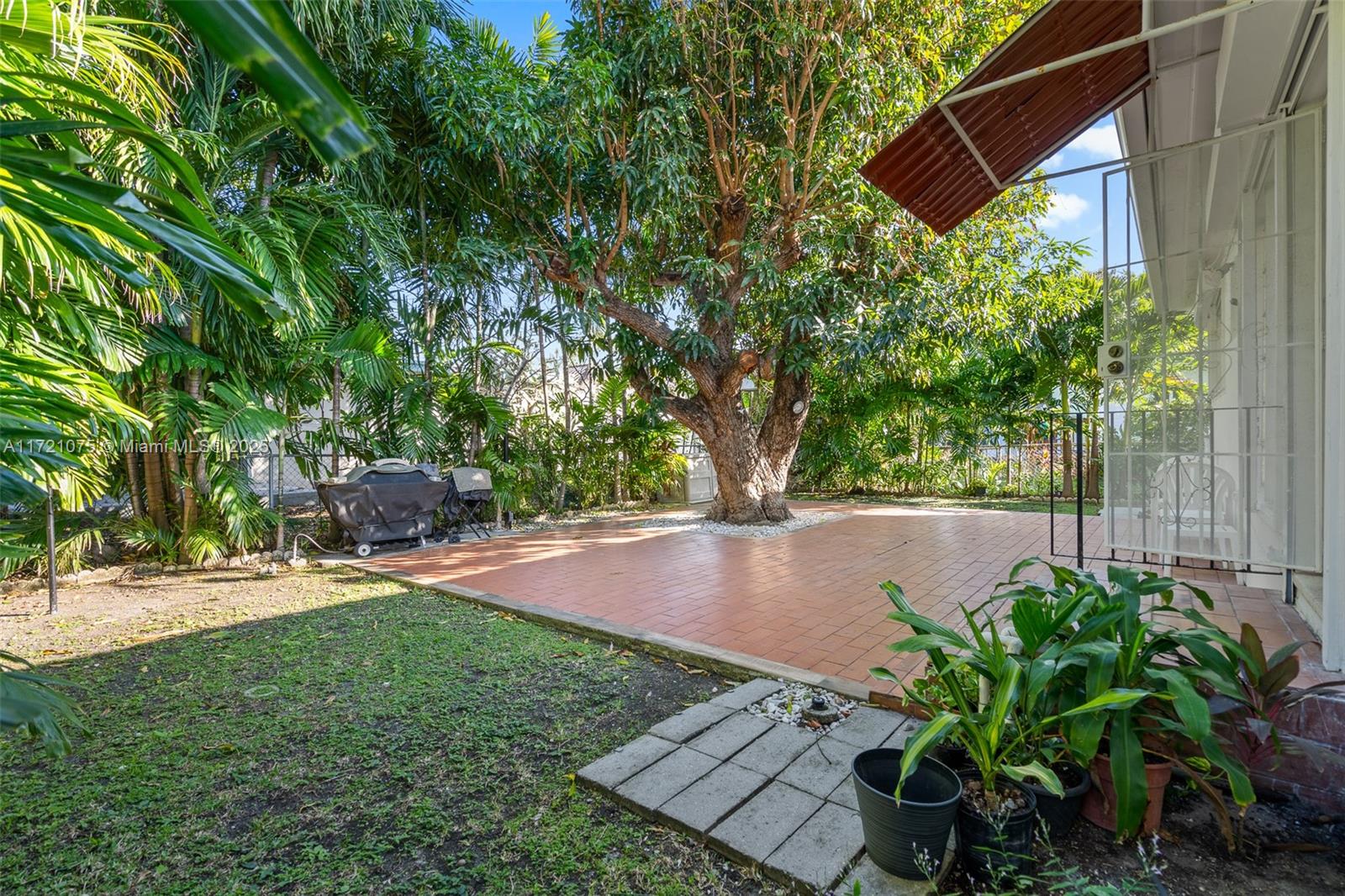 ALTOS DEL MAR NO 4 - Residential