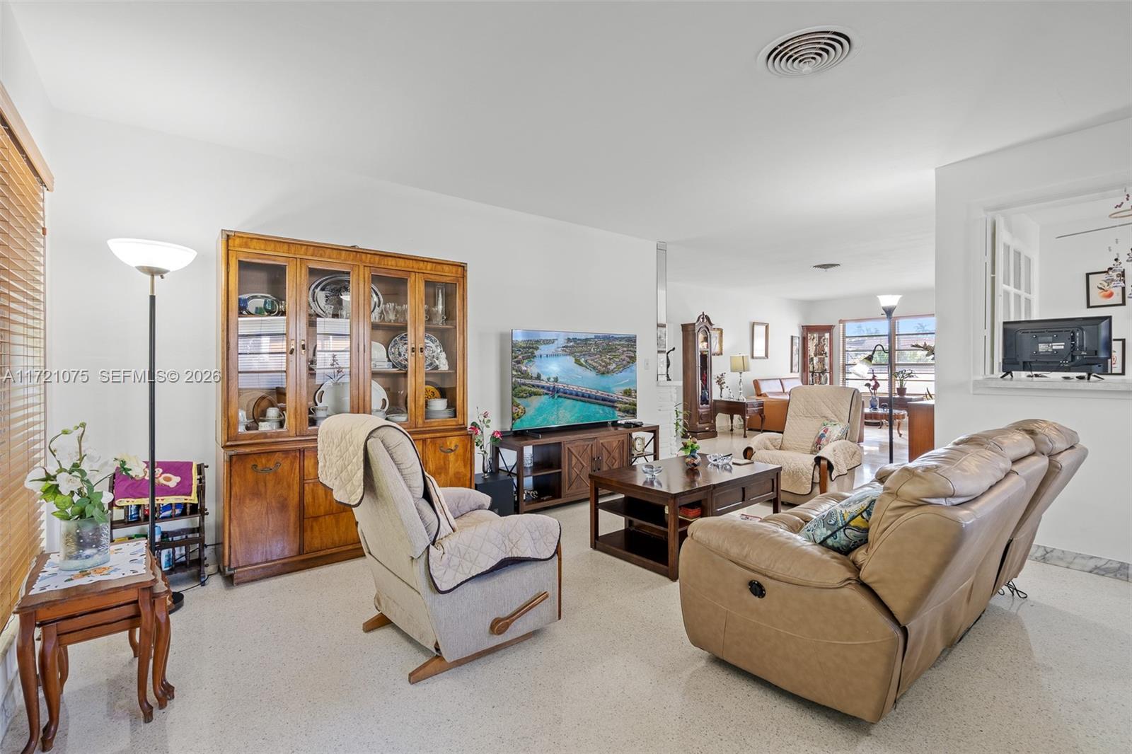 ALTOS DEL MAR NO 4 - Residential