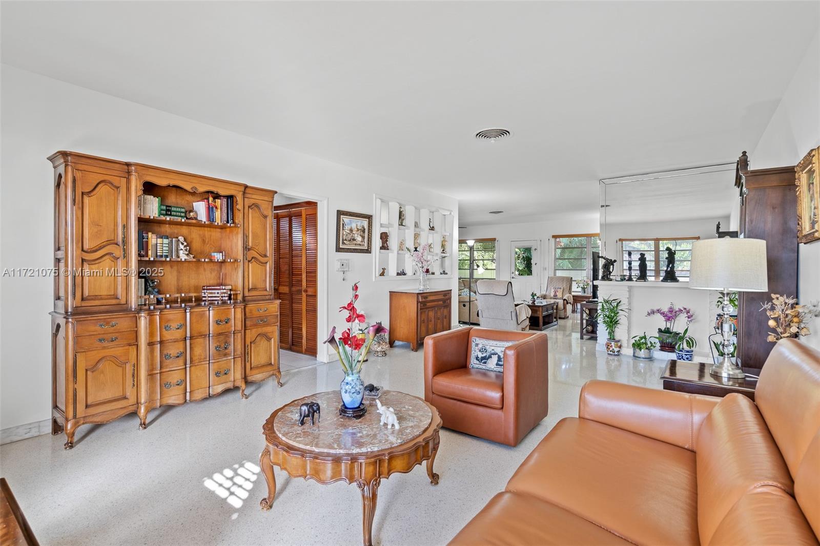 ALTOS DEL MAR NO 4 - Residential