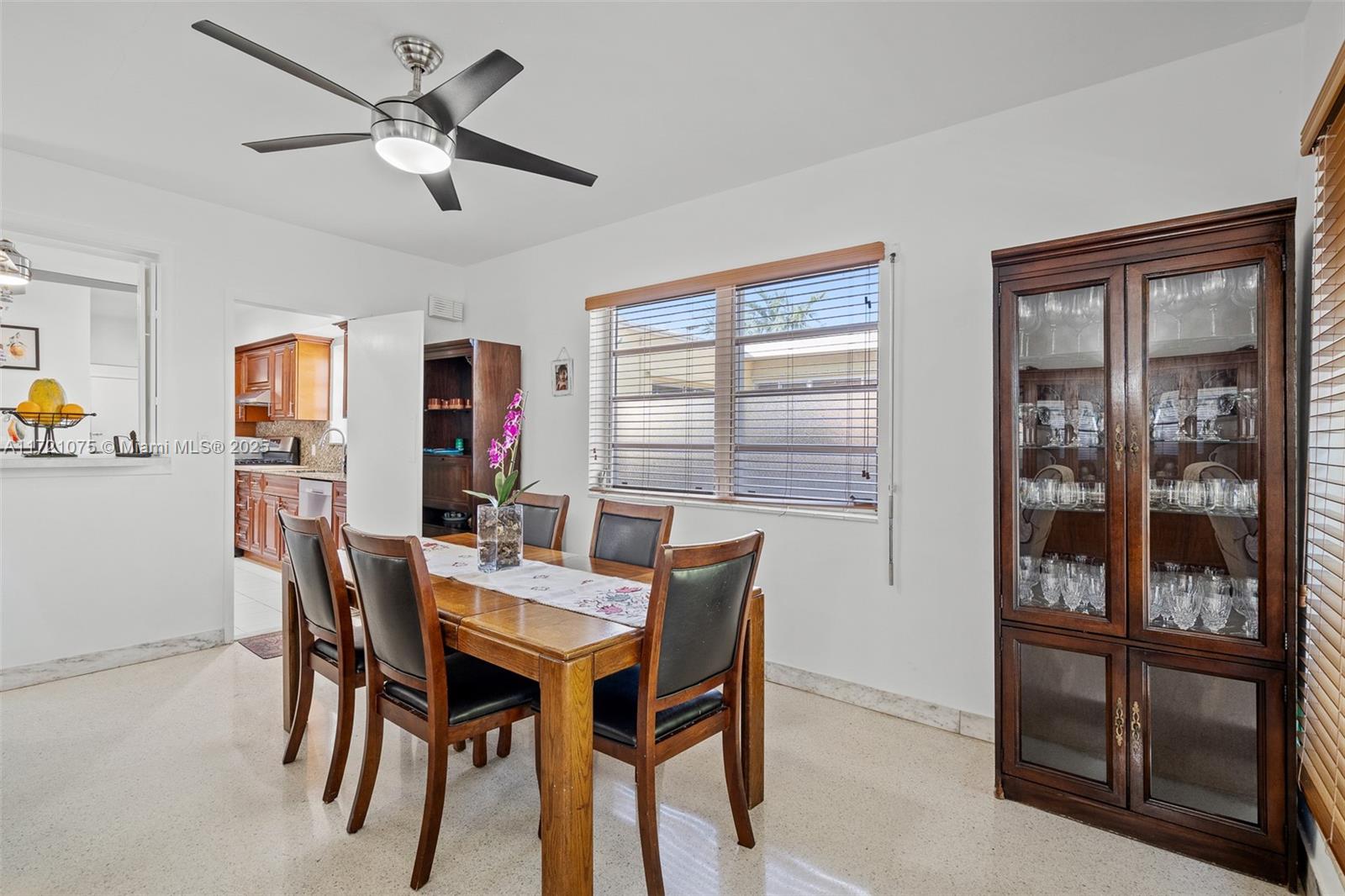 ALTOS DEL MAR NO 4 - Residential