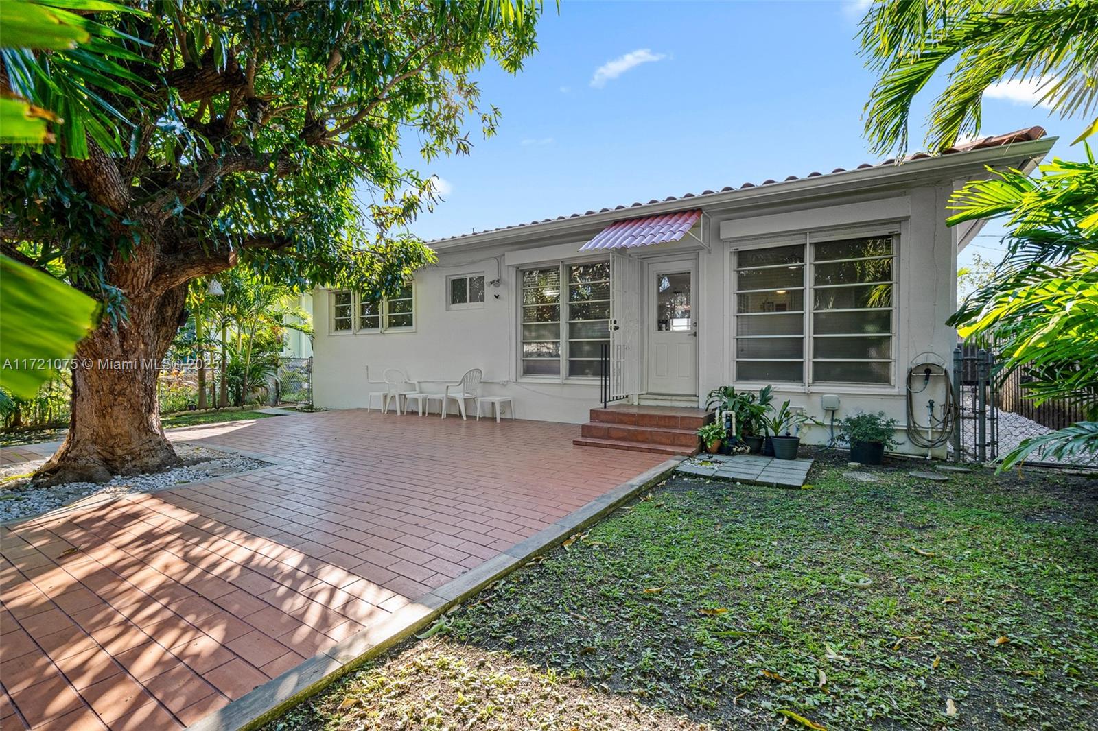 ALTOS DEL MAR NO 4 - Residential