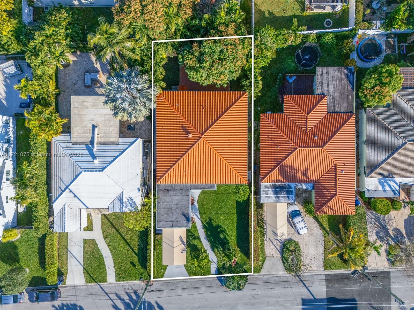 ALTOS DEL MAR NO 4 - Residential