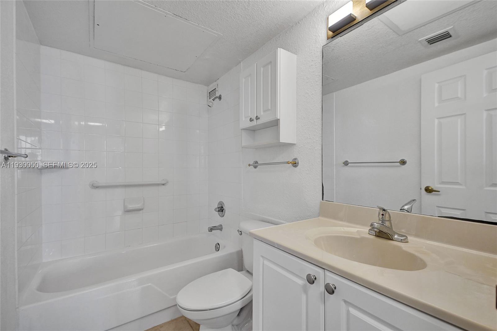 WAVE CONDO - Residential