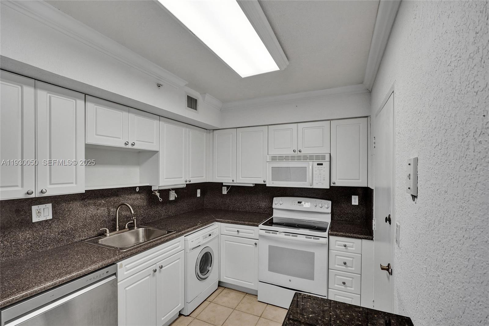 WAVE CONDO - Residential