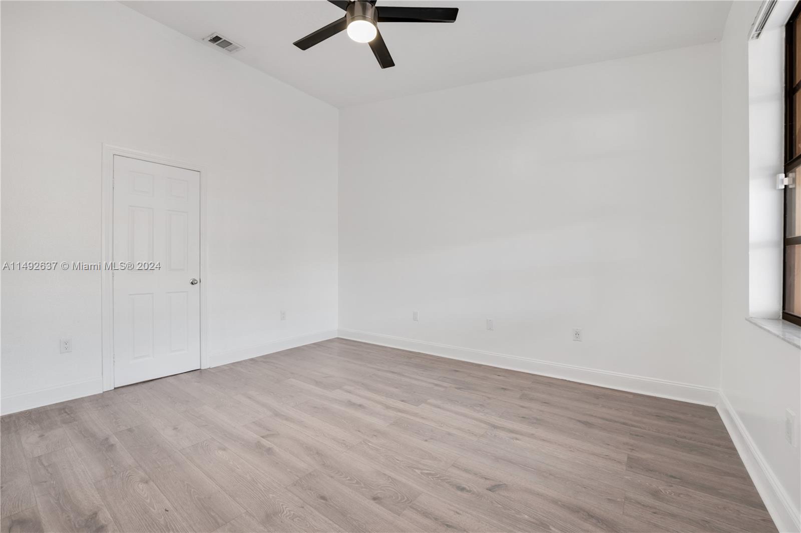 COUNTRY LAKE MANORS TOWNH - Residential Lease