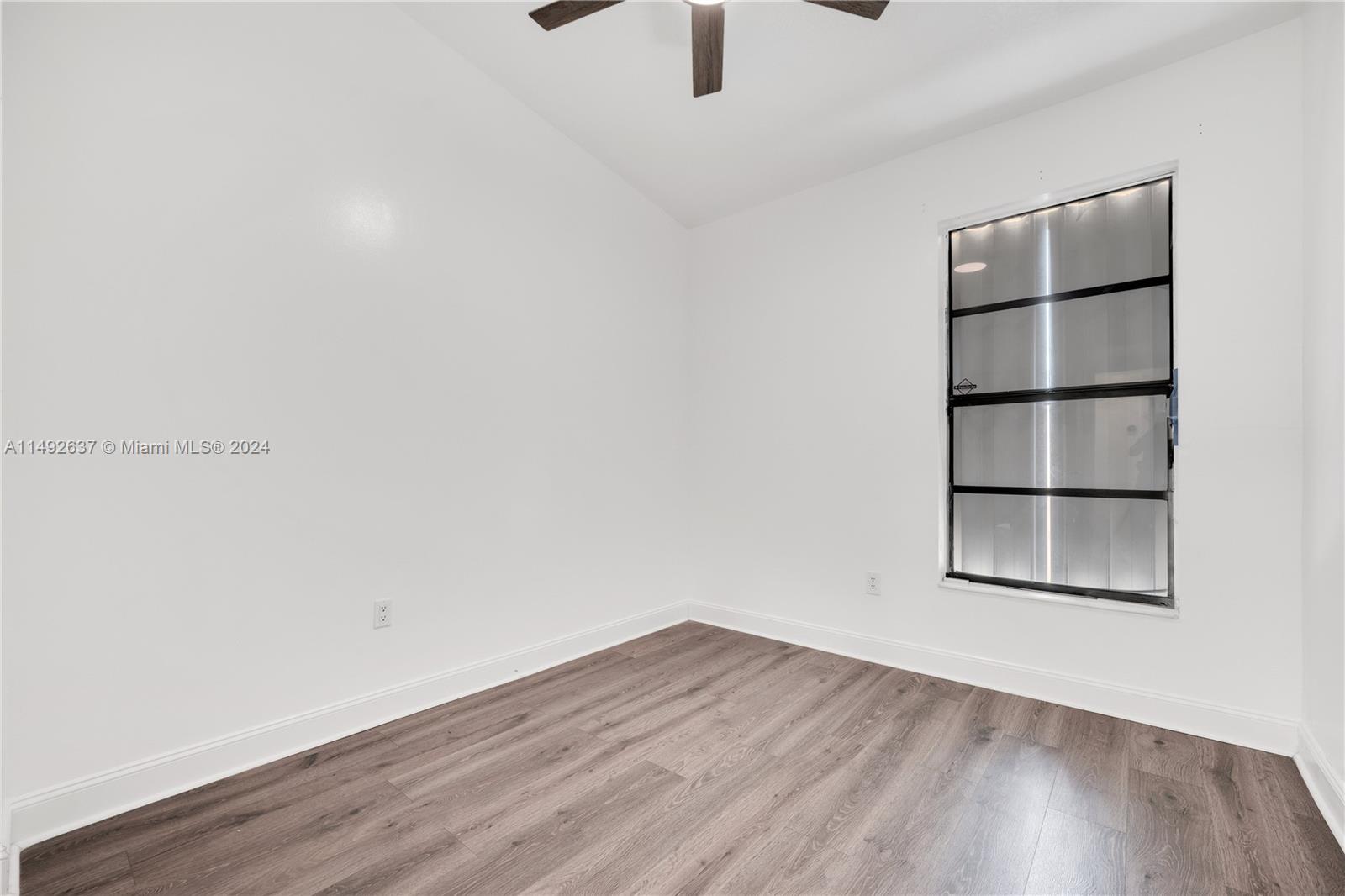 COUNTRY LAKE MANORS TOWNH - Residential Lease