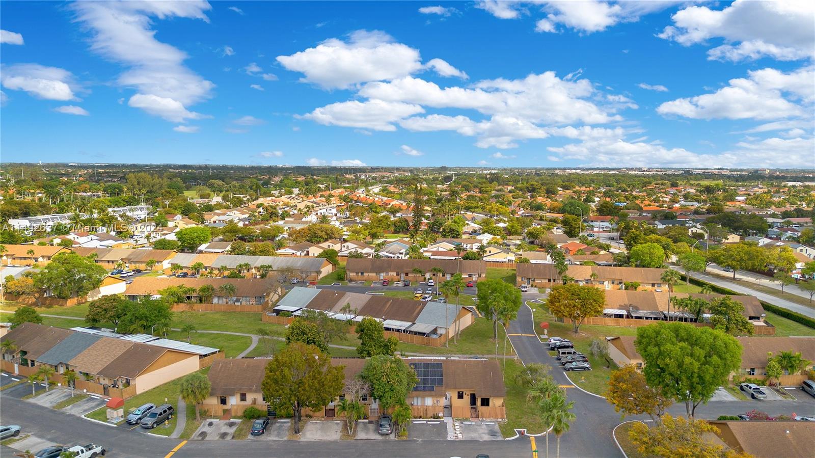 COUNTRY LAKE MANORS TOWNH - Residential Lease