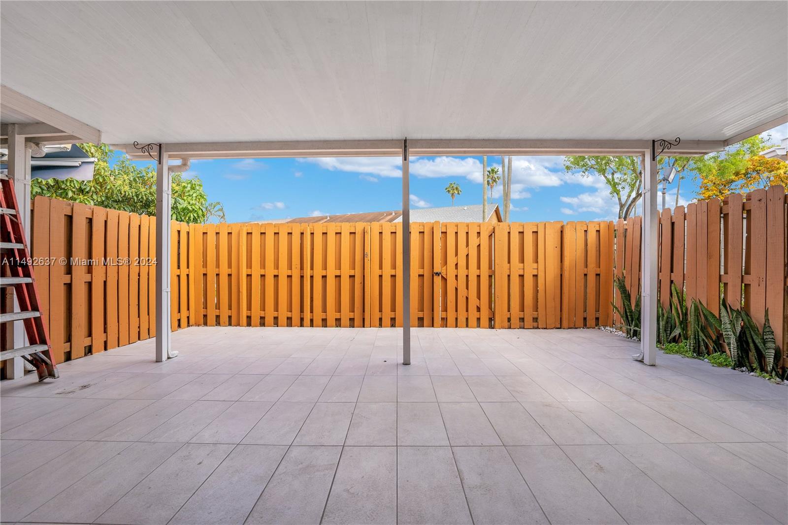 COUNTRY LAKE MANORS TOWNH - Residential Lease