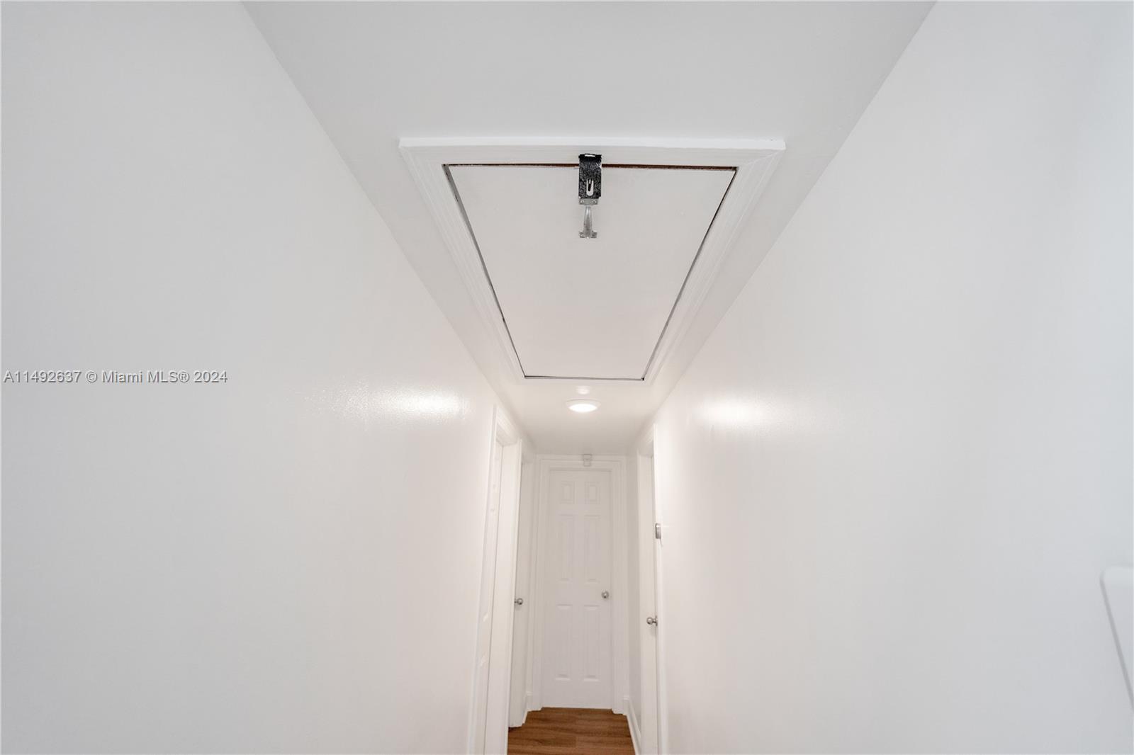 COUNTRY LAKE MANORS TOWNH - Residential Lease
