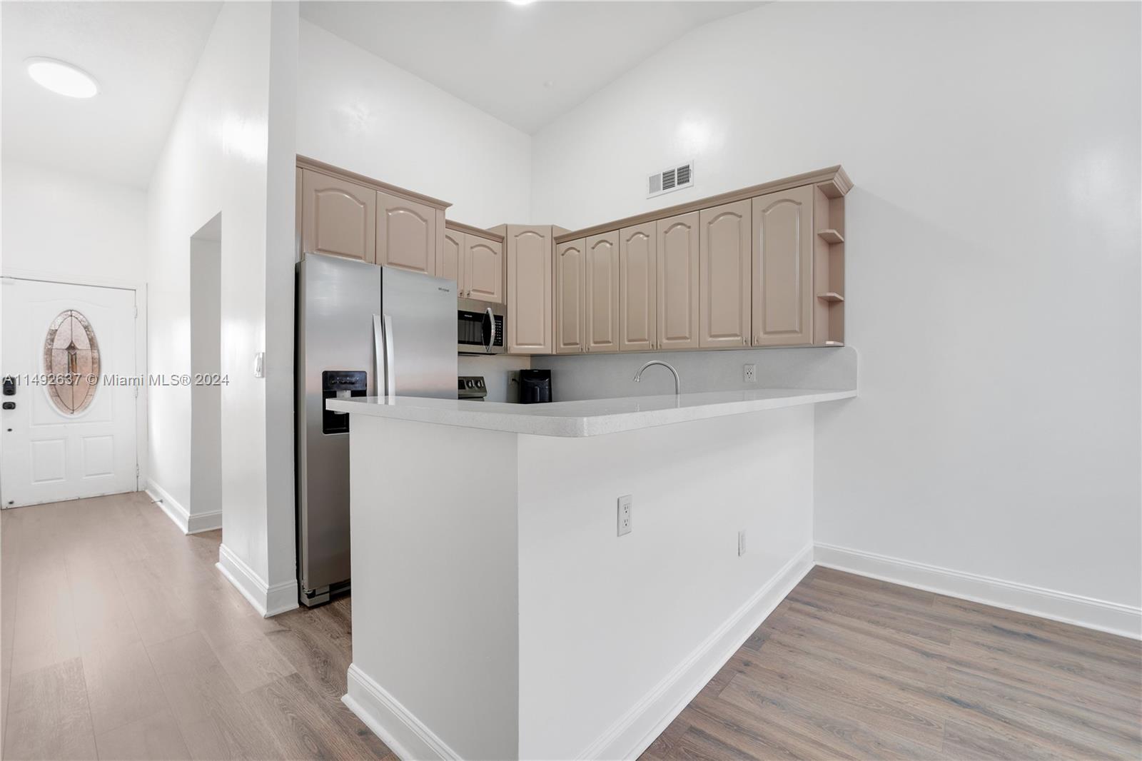 COUNTRY LAKE MANORS TOWNH - Residential Lease