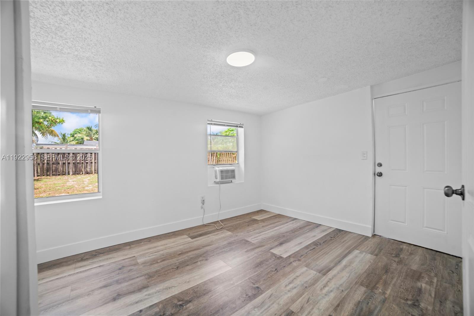 LAUDERDALE MANORS AMD PLA - Residential