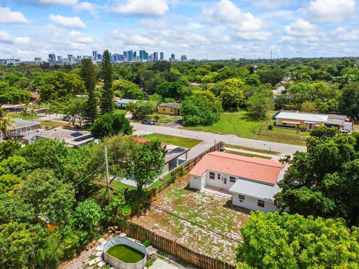 LAUDERDALE MANORS AMD PLA - Residential