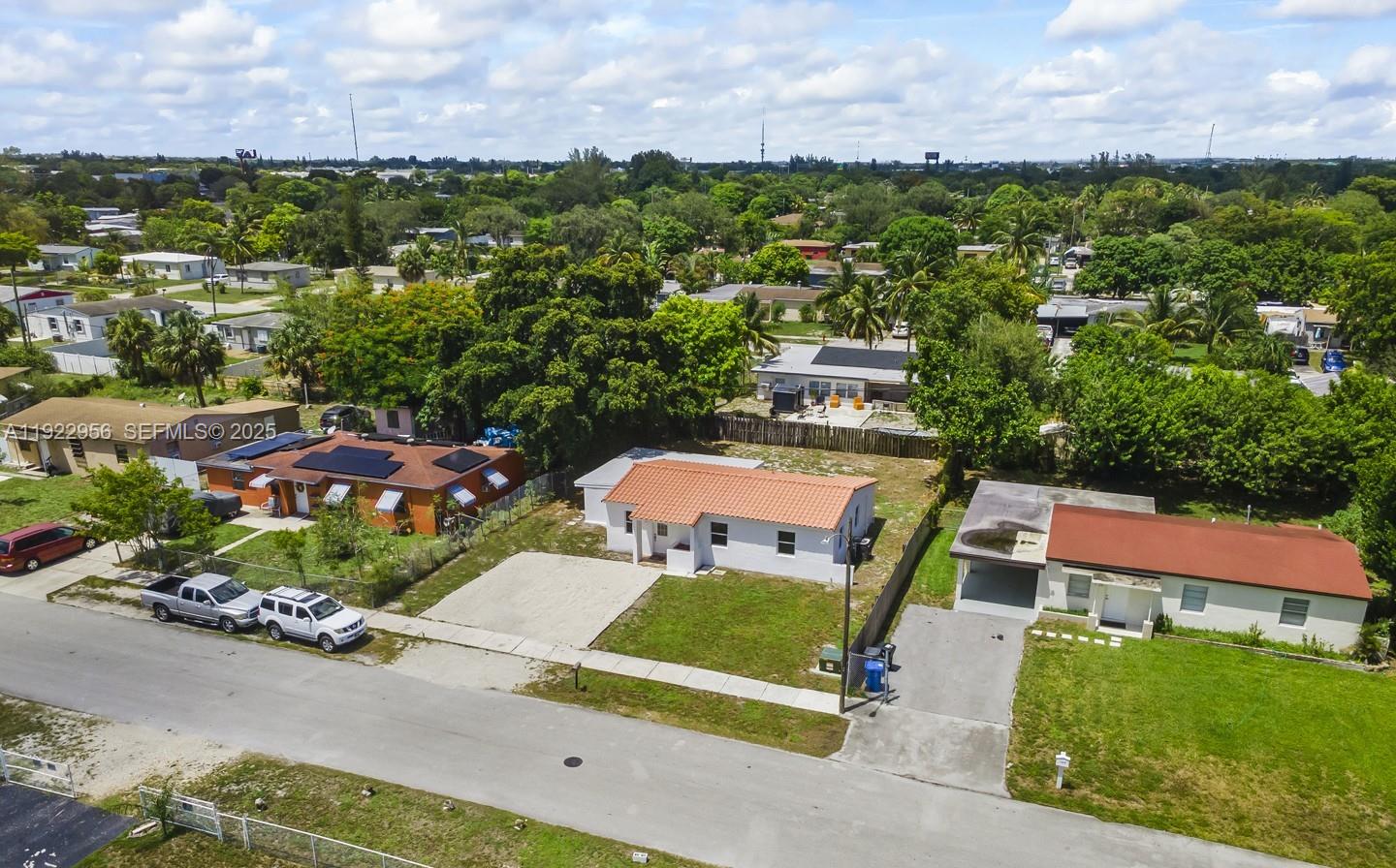 LAUDERDALE MANORS AMD PLA - Residential